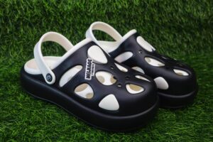 Meijiage Black Crocs