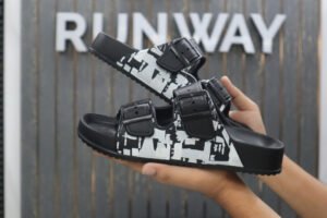 Double Buckle Black